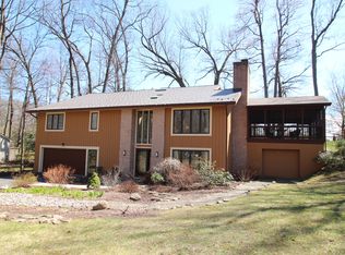 3 Park Forest Dr, Pittsford, NY 14534