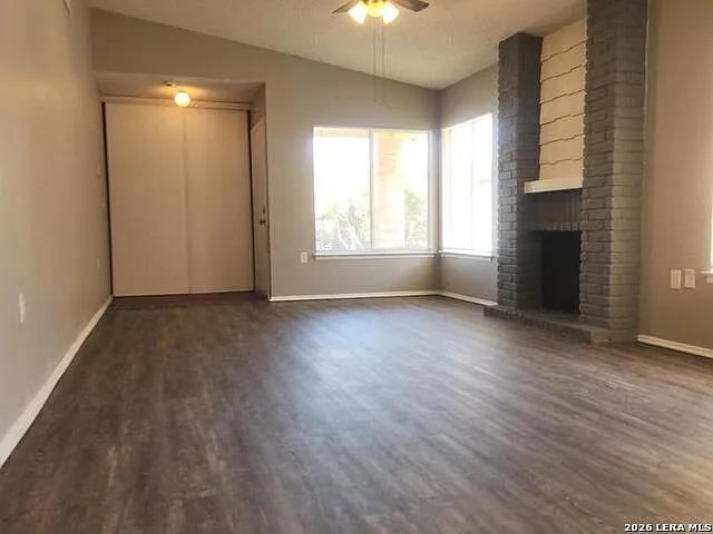 3 bed, 2.0 bath, 1144 sqft, $1,395 — Photo 2