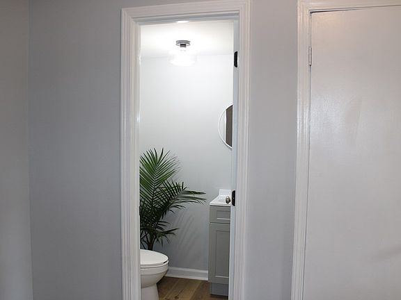 3rd image of 105 Shiloh Dr