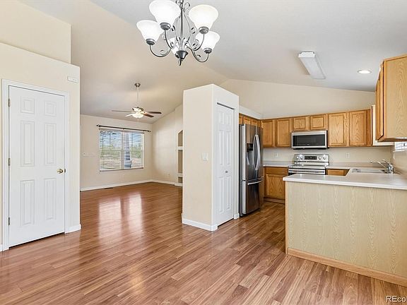 5th image of 12130 York Street