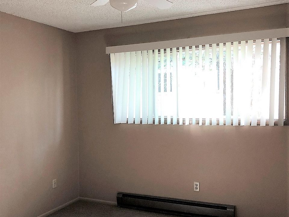 2nd image of 1818 NE Hancock St