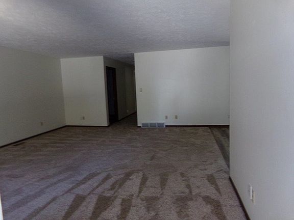 4th image of 1202 Hahn Ct