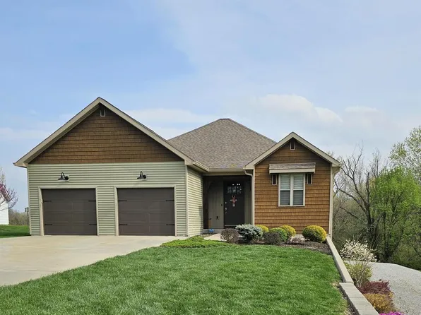 206 Holly Ter, Anna, IL 62906