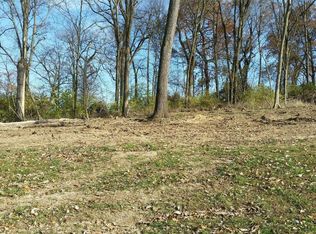 105 Independence Dr, Highland, IL 62249