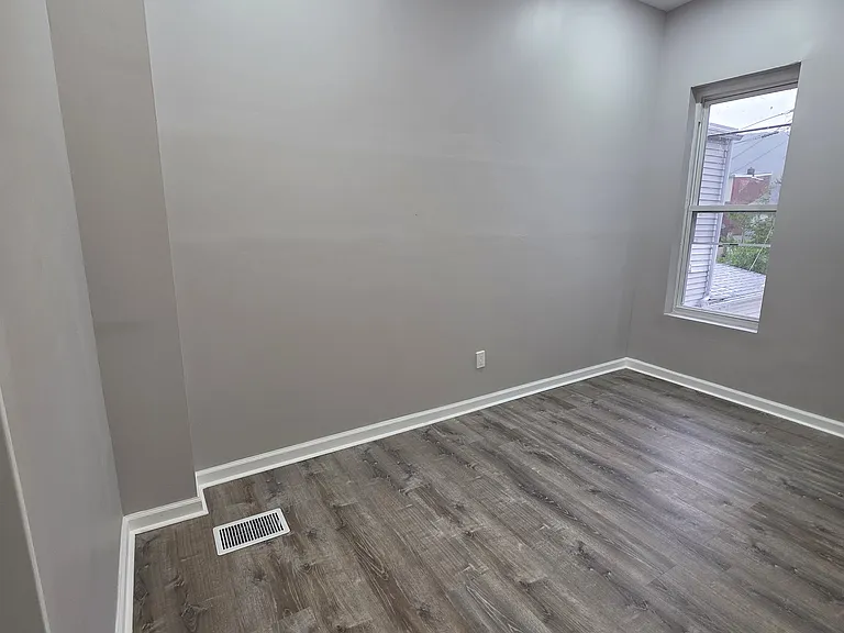 141 Peach St — Photo 13