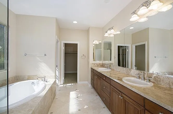 11362 Saddle Cove Ln — Photo 2
