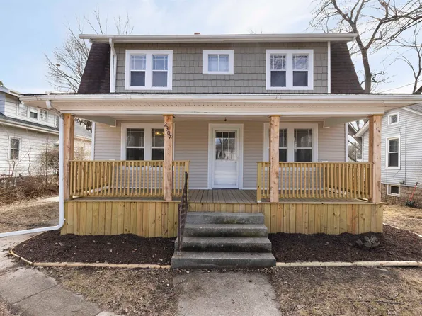 2307 E State St, Rockford, IL 61104