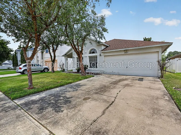 2127 Korat Ln — Photo 2
