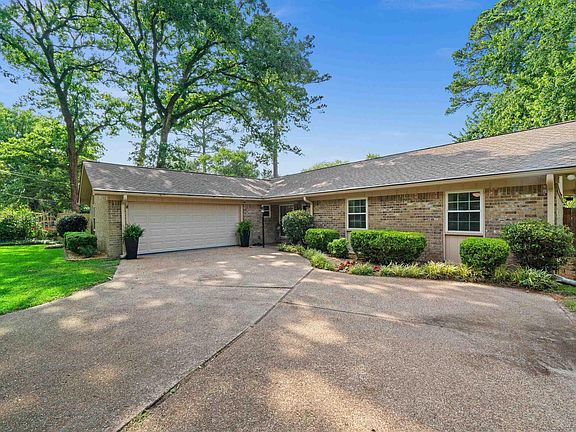 2nd image of 4922 Leaning Oaks