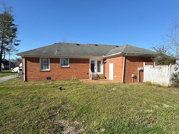 5th image of 128 Cherokee Dock Rd