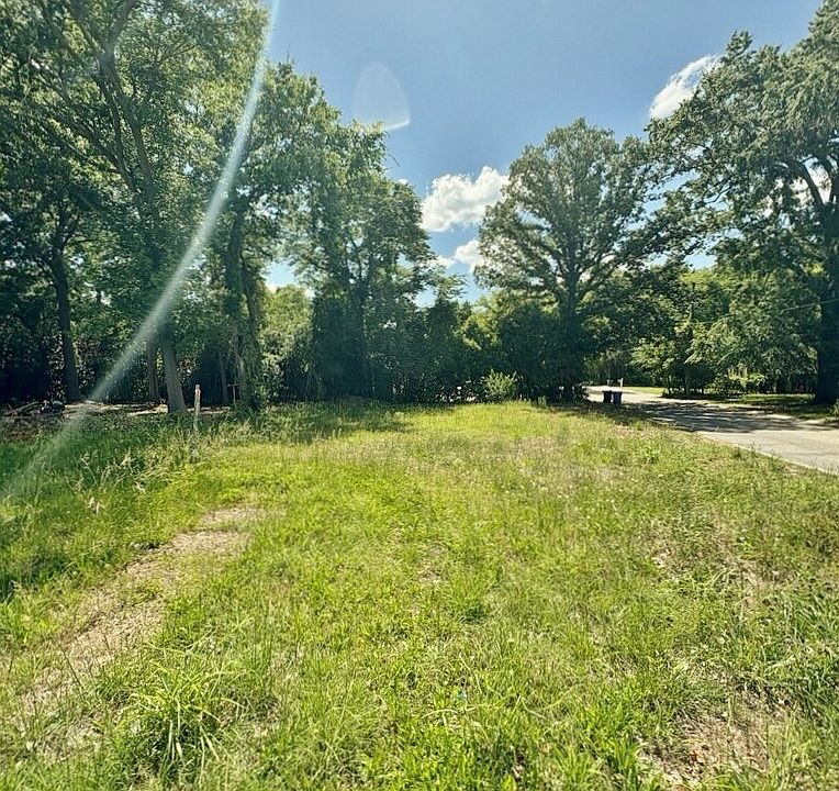 1st image of 1911 Overlook Dr