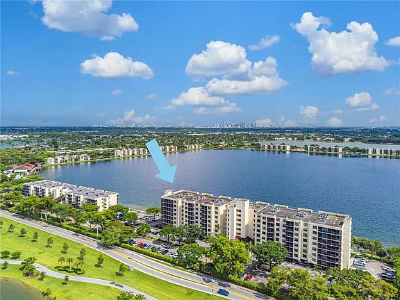 3rd image of 105 Lake Emerald Drive #616