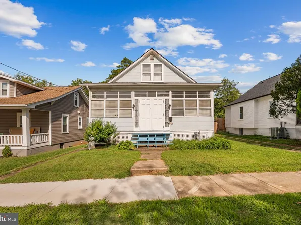 4009 35th St, Mount Rainier, MD 20712
