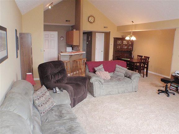 4th image of 212 Ashley Dr