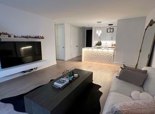 535 N Michigan Ave APT 805, Chicago, IL 60611
