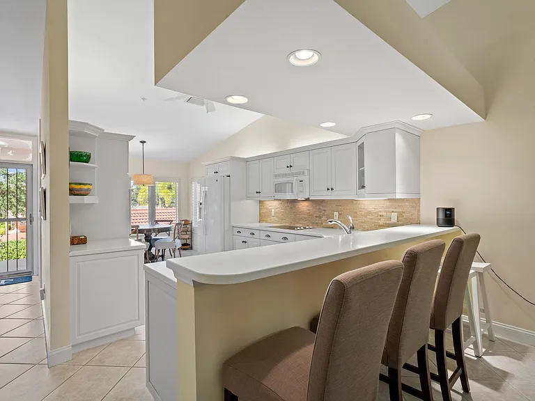 2385 Hidden Lake Dr #10 — Photo 14