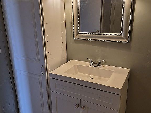 3rd image of 101 Chestnut St