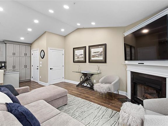 5th image of 131 James Road #3-C