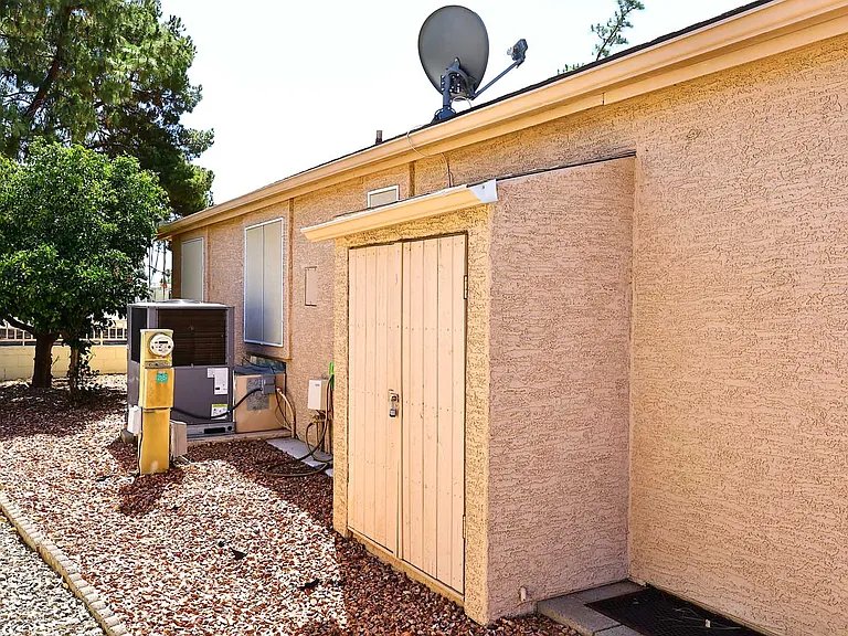 6249 S Pinehurst Dr — Photo 43