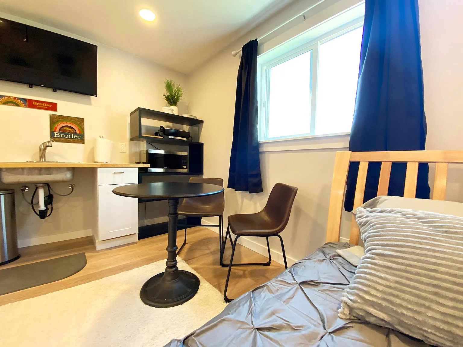 1 bed, 300 sqft, $1,500 — Photo 3