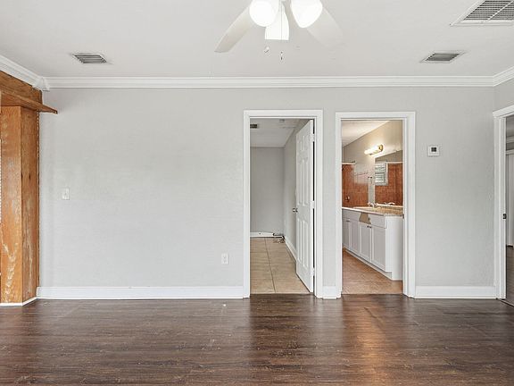 3rd image of 2530 Adams Street