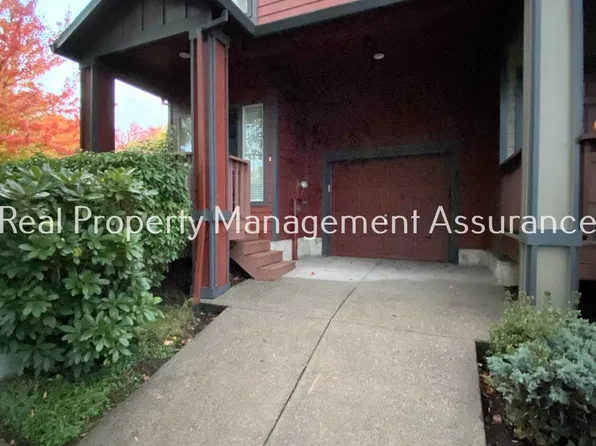 17555 SW Rose Petal Ln, Beaverton, OR 97003