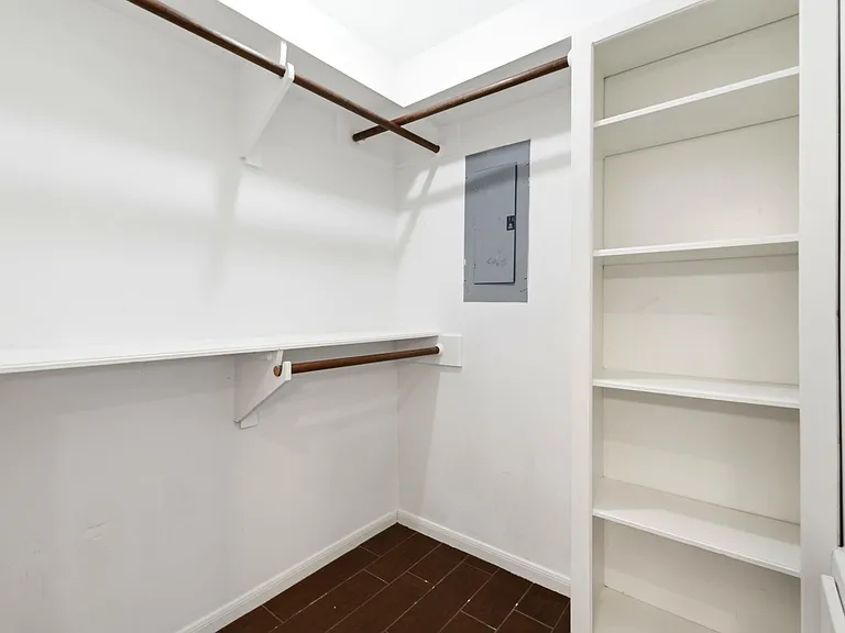 6307 Jadecrest Dr — Photo 30