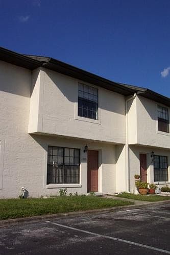 1st image of 3291 Oak Lake Pl