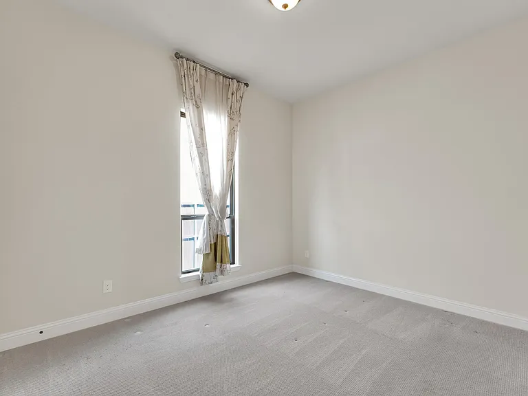 1602 Meg Dr — Photo 32