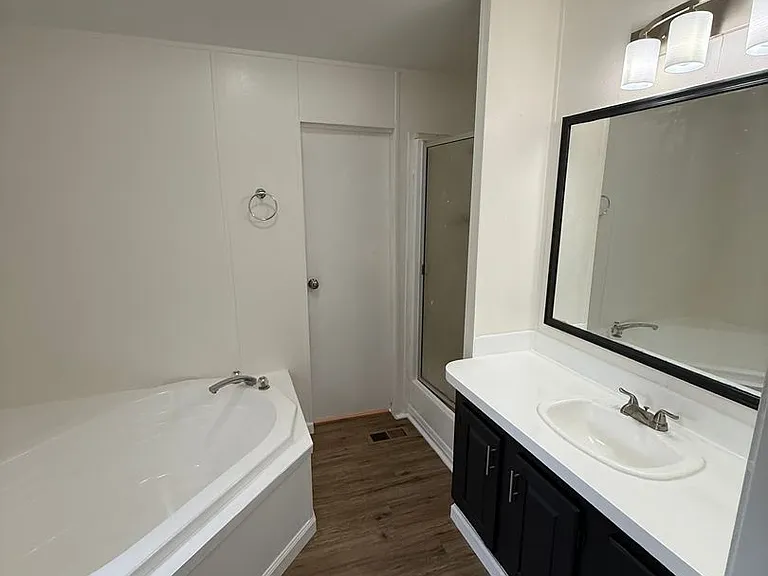 532 Grandview Bnd — Photo 9