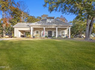 3032 Magnolia Ln, Ocean Springs, MS 39564