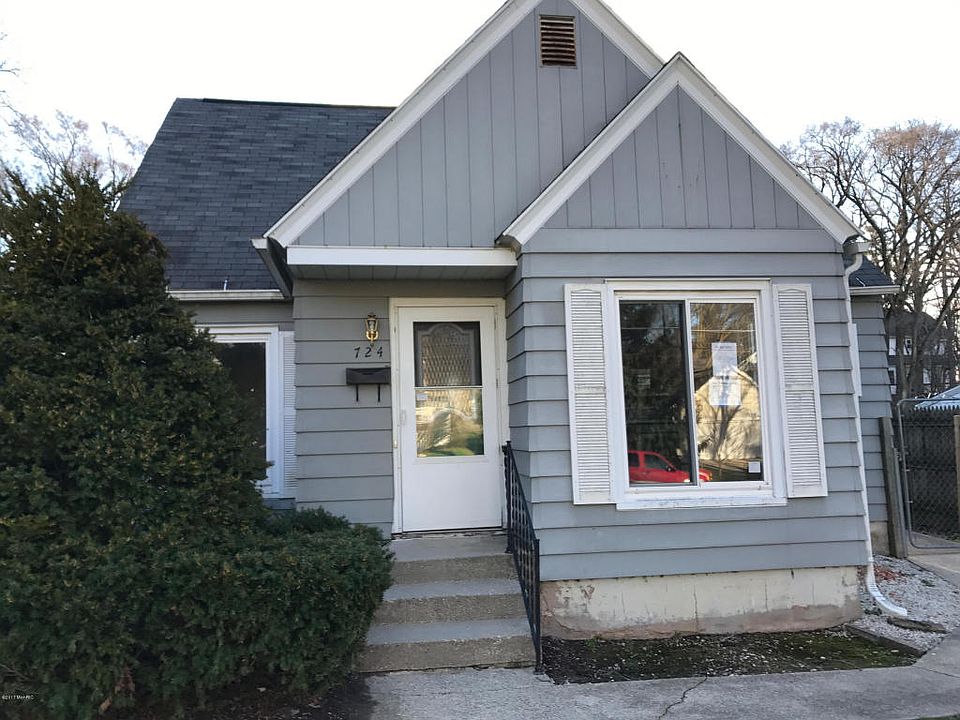 1st image of 724 Maridell Ave NW