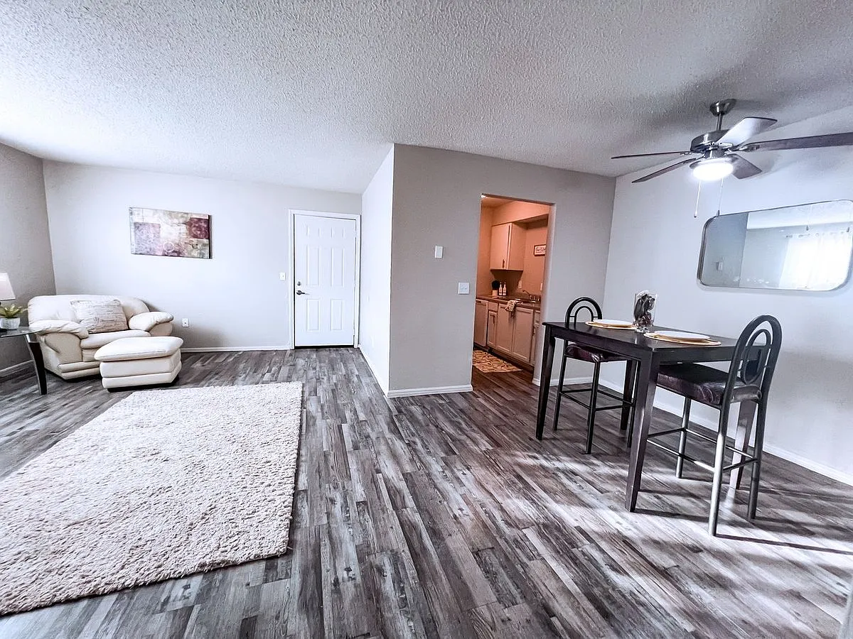 6011 Will Rogers Rd — Photo 3