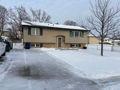 8102 Valley Rd, La Vista, NE, 68128