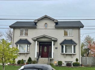 4831 W 85th St, Burbank, IL 60459