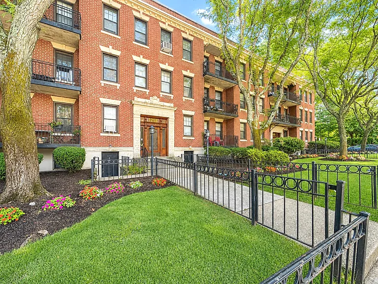 1758 Commonwealth Ave #3 — Photo 1