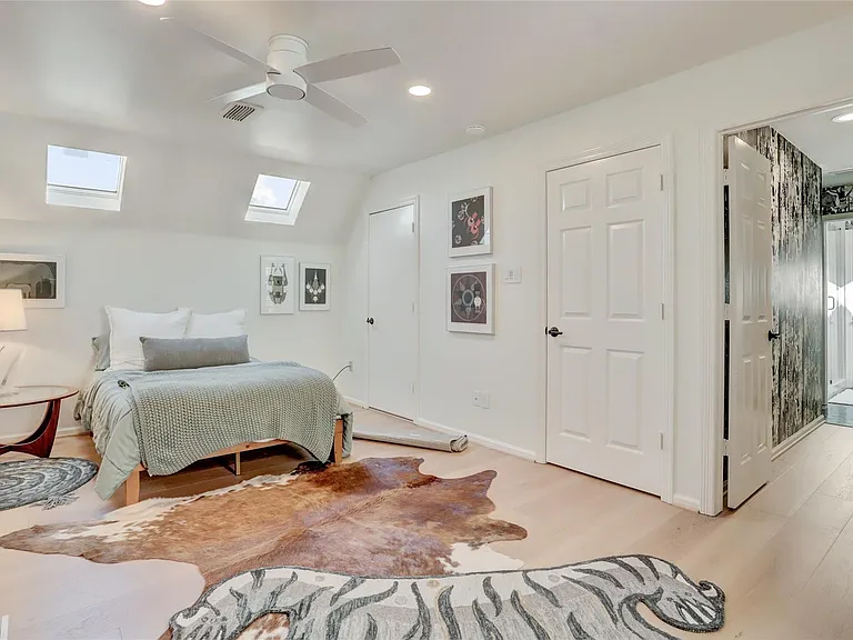 2703 Mid Ln #4 — Photo 15