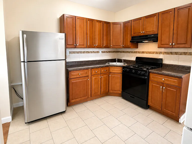 85 Littleton Ave #2B — Photo 5