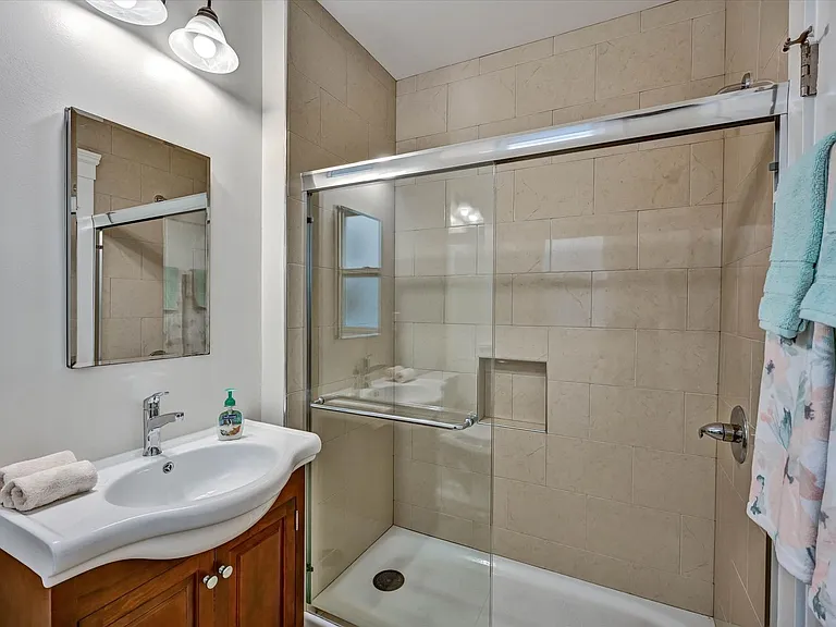 566 21st Ave — Photo 3