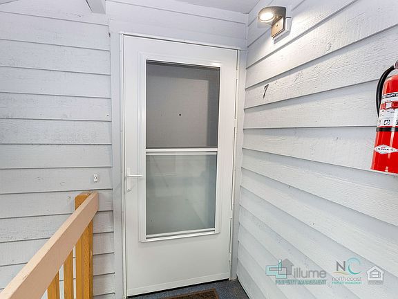 3rd image of 400 Necanicum Dr APT 7