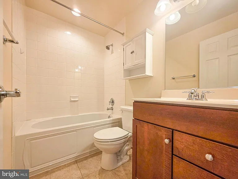 4181 S Four Mile Run Dr #B — Photo 19
