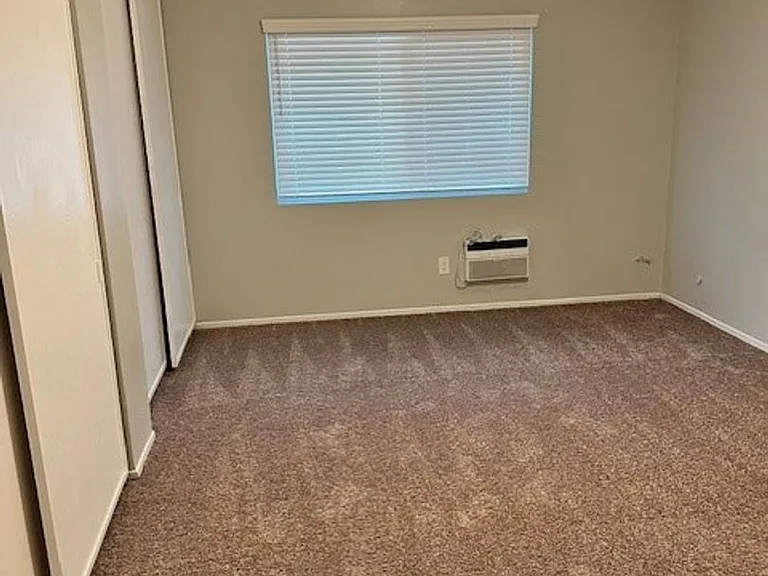 415 W Rosewood Ave — Photo 10