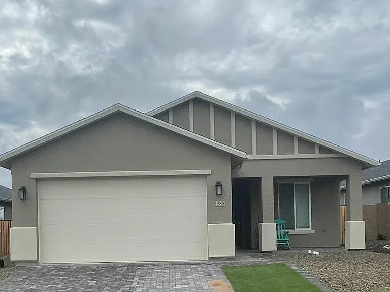 1385 Stratford Pl — Photo 1