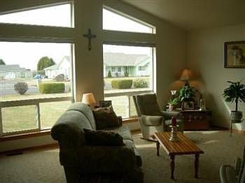 3rd image of 11794 Parker Dr NE