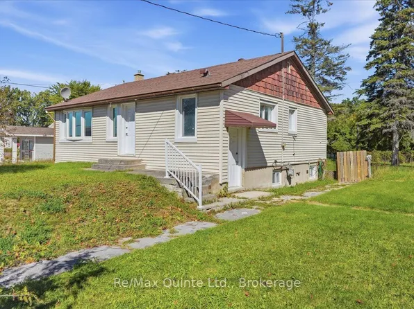 106 Whites Rd, Quinte West, ON K8V 5P5