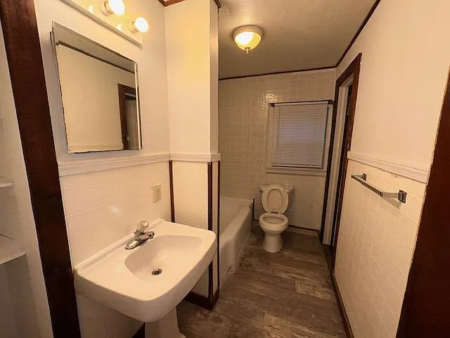 1326 W 14th St — Photo 8