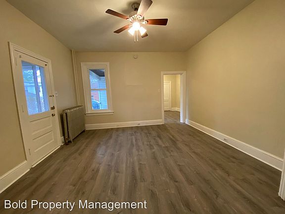 5th image of 217 N Charlotte St #1
