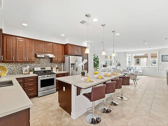 3rd image of 4559 Huntington Ln