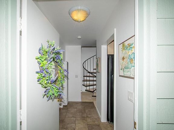 3rd image of 144 Courtyards E