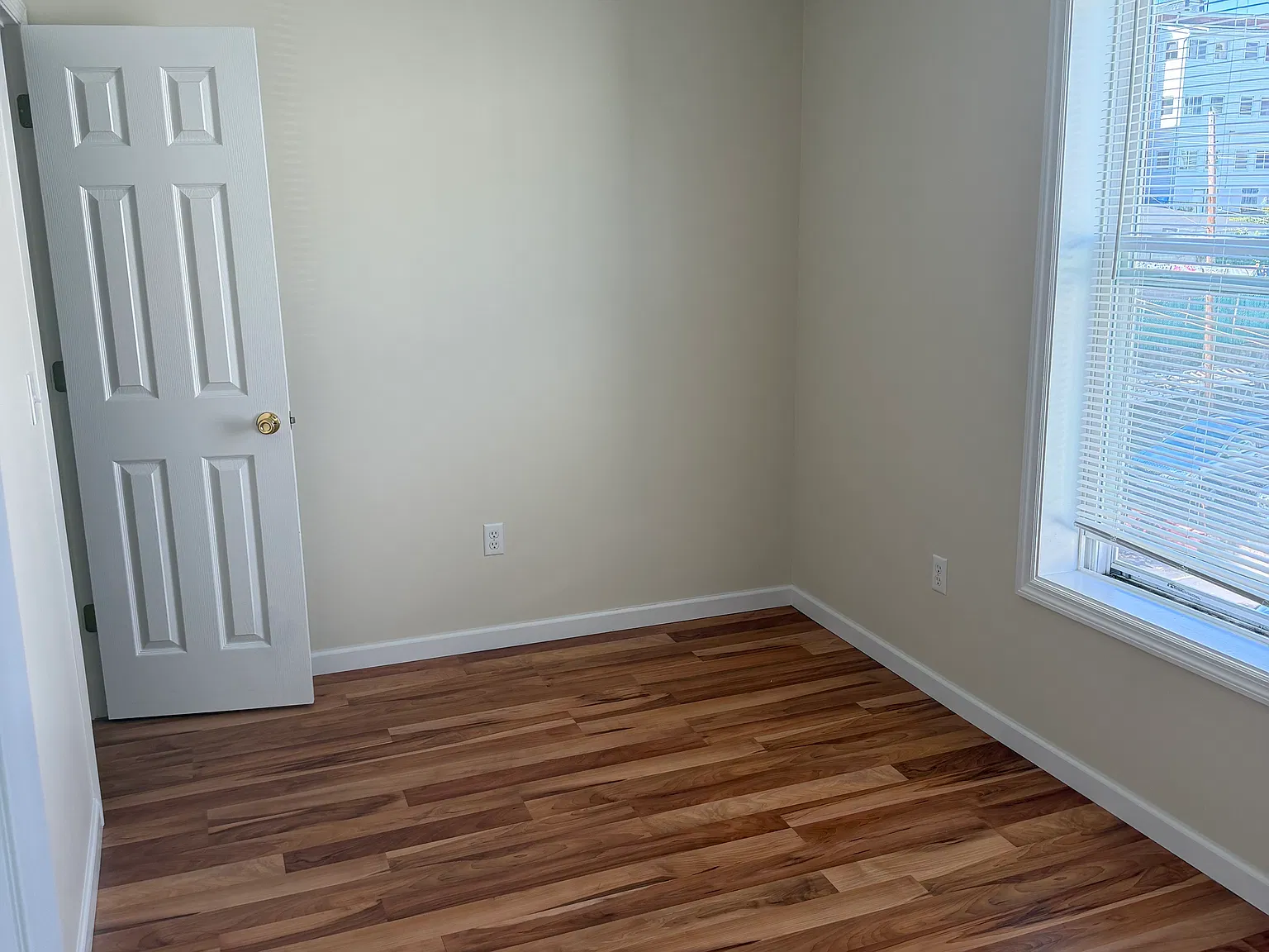 2 bed, 900 sqft, $1,600 — Photo 4